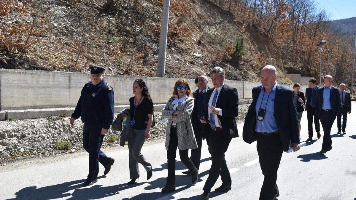 SRSG Ziadeh visits Regional Safe House in Zubin Potok and Gate 31