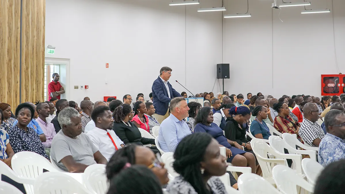 UN Entebbe Field Staff Union President, Mr. Dejan Stepanovic, making a contribution during the townhall meeting.