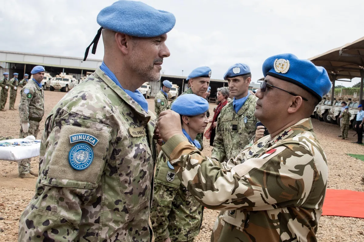 2026-05-14-medal_parade_de_casque_bleus_portugaisde_la_minusca01_2_copie.jpg