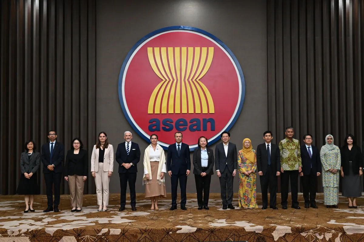 A group photo of the Committee of Permanent Representatives to ASEAN and the UN Delegation at ASEAN Secretariat in Jakarta, Indonesia. 19 May 2026.