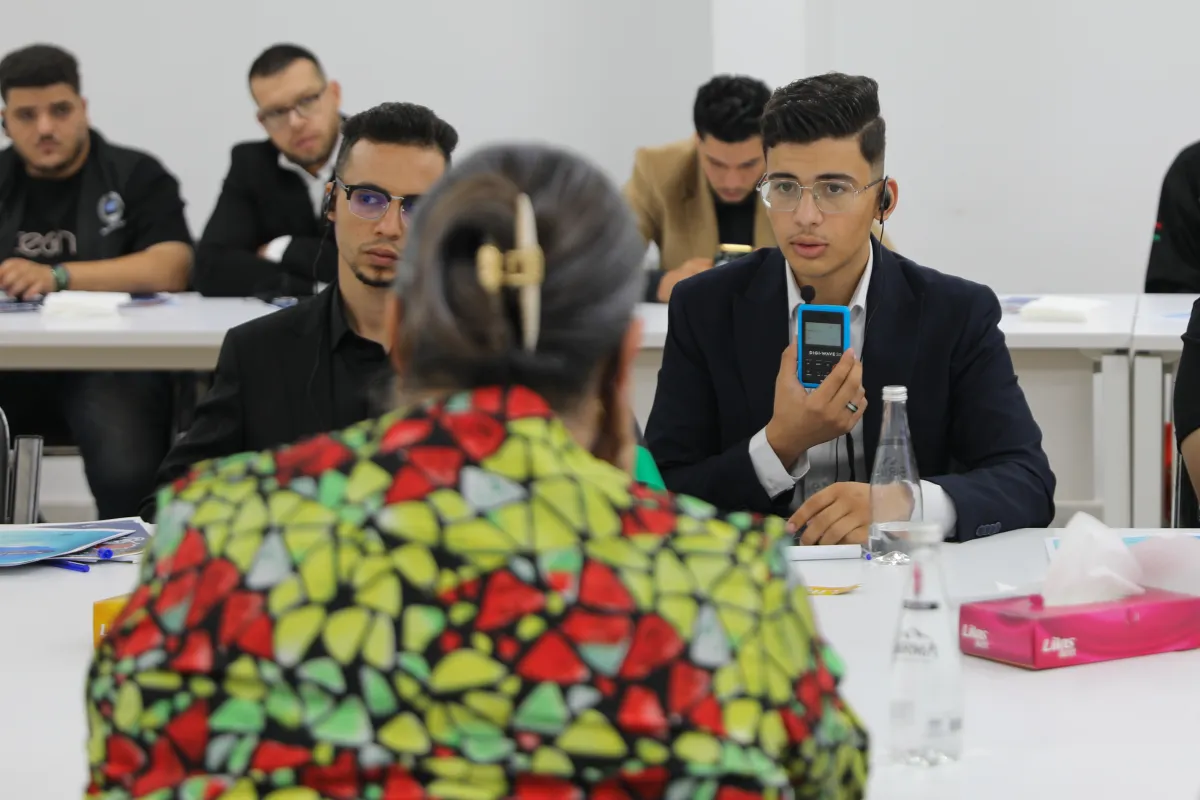 Youth in Zawiya speaking to the SRSG