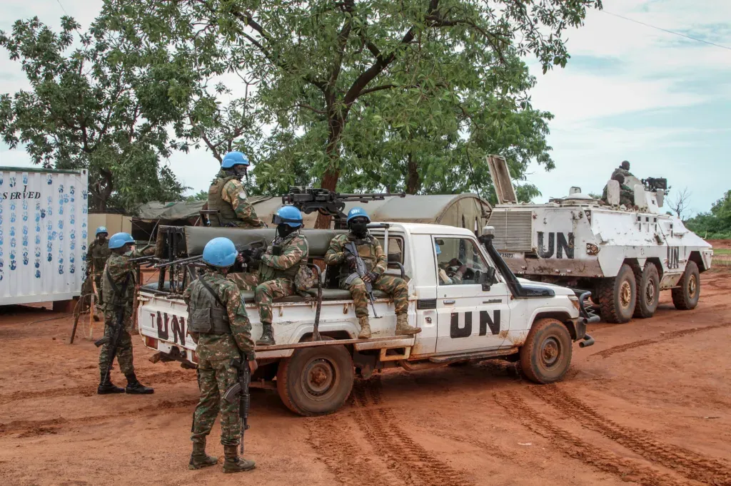 Zambian UN peacekeepers in UN vehicle