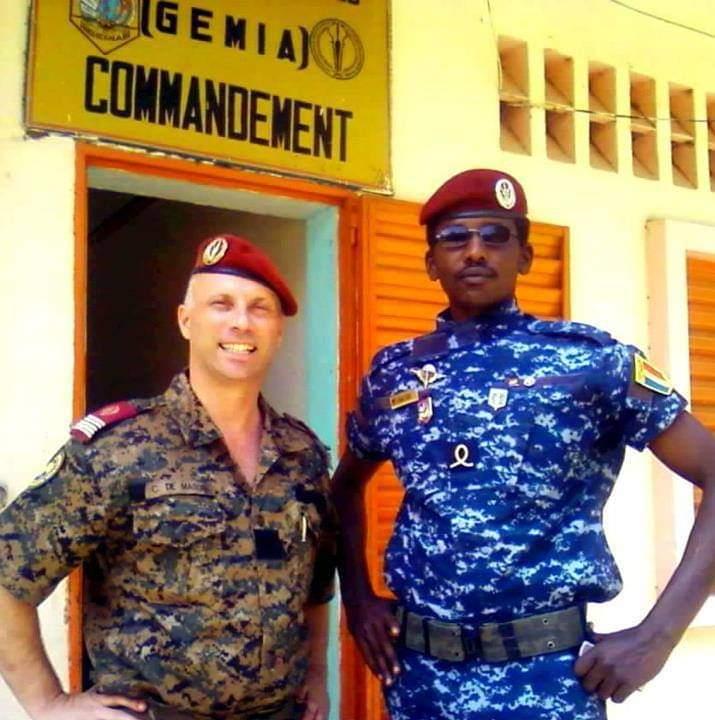 El capitán Abdelrazakh Hamit Bahar en su último día de escuela militar de Yamena, Chad, 2011 (foto cortesía de la familia)