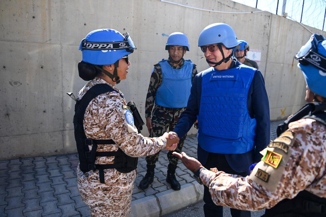 Mr. Lacroix also visited a site where two Sri Lankan peacekeepers were injured by a nearby explosion on 11 October 2024.