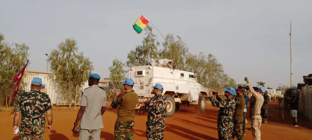 A guard of honor welcomes the peacekeepers upon their arrival in Gao on November 7, 2023 after a journey of more than 350 kilometers. UN Photo/MINUSMA